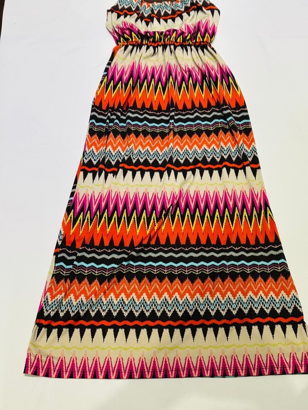 Speed Control Zigzag Chevron Maxi Dress in Pink, Orange & Black - Picture 3 of 9